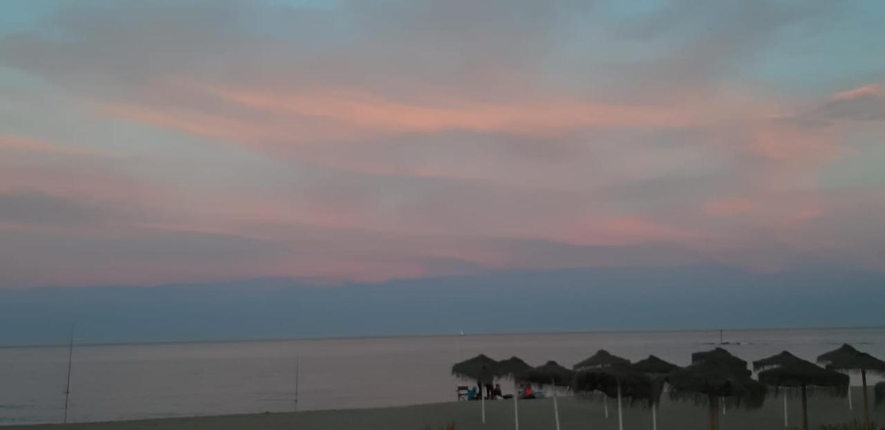 Beautiful Apartment In Third Line Beach Boliches Fuengirola Exterior foto