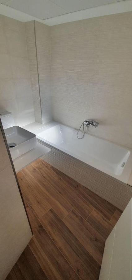 Beautiful Apartment In Third Line Beach Boliches Fuengirola Exterior foto